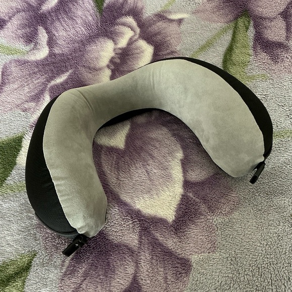 Go Travel American Dreamer Neck Pillow - Picture 9 of 11